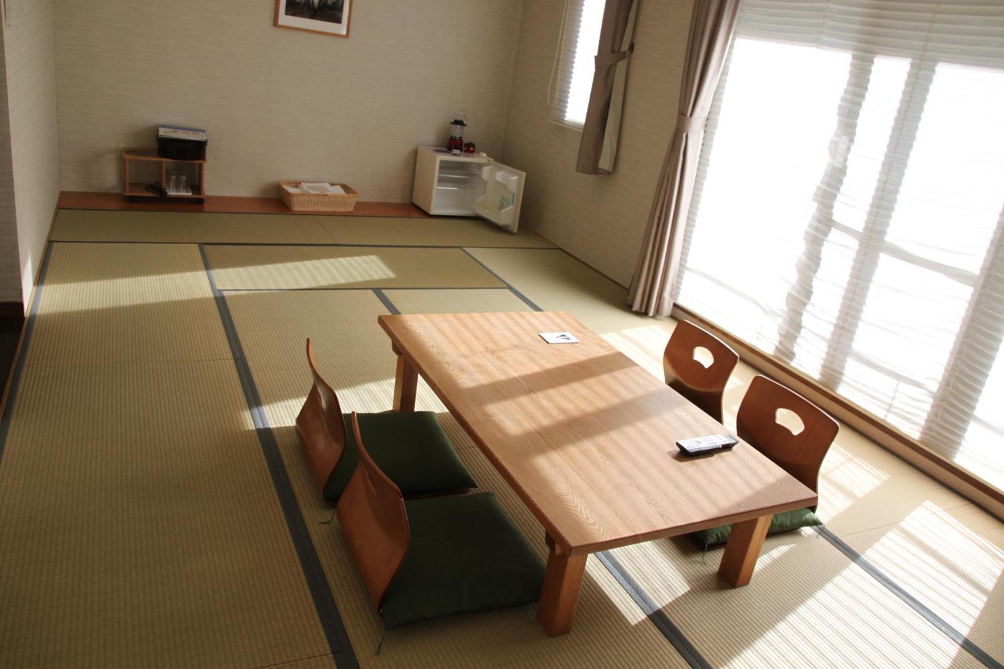 Hotel Toyota Shirakawa-Go Eco-Institute Habitación foto
